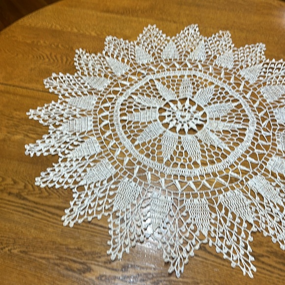 #15 29” Sunflower knitted doily size is 25” round - Picture 5 of 10